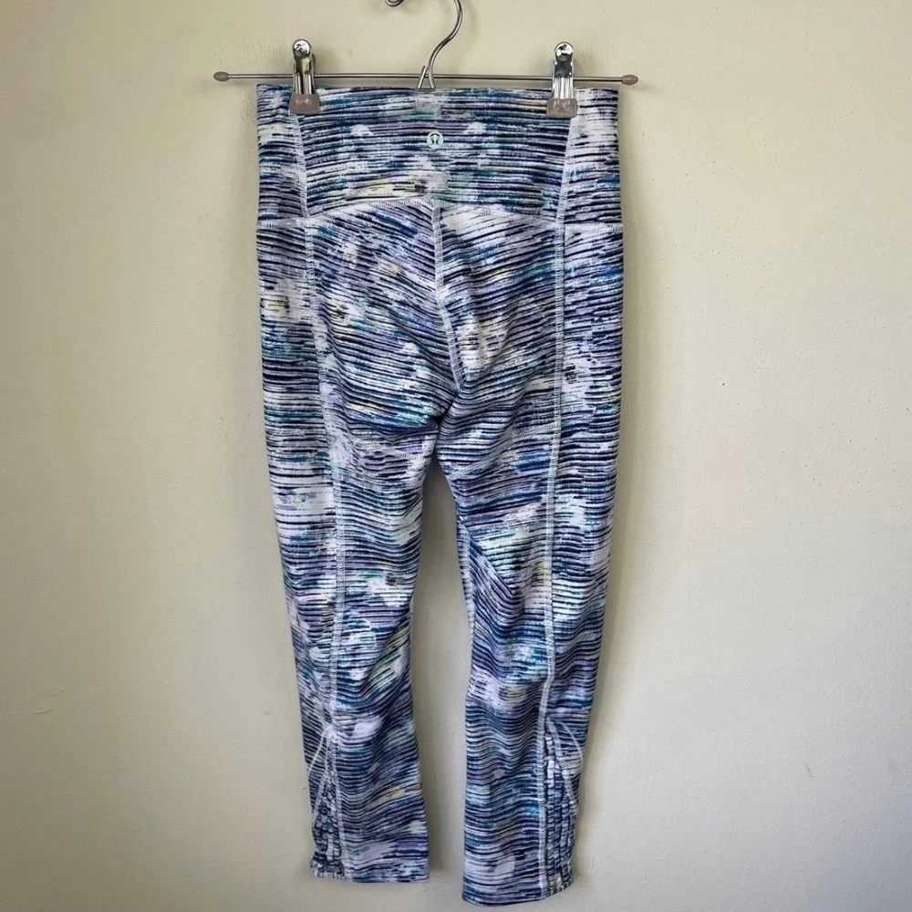 Lululemon True Self Crop II Blurry Belle Multi
